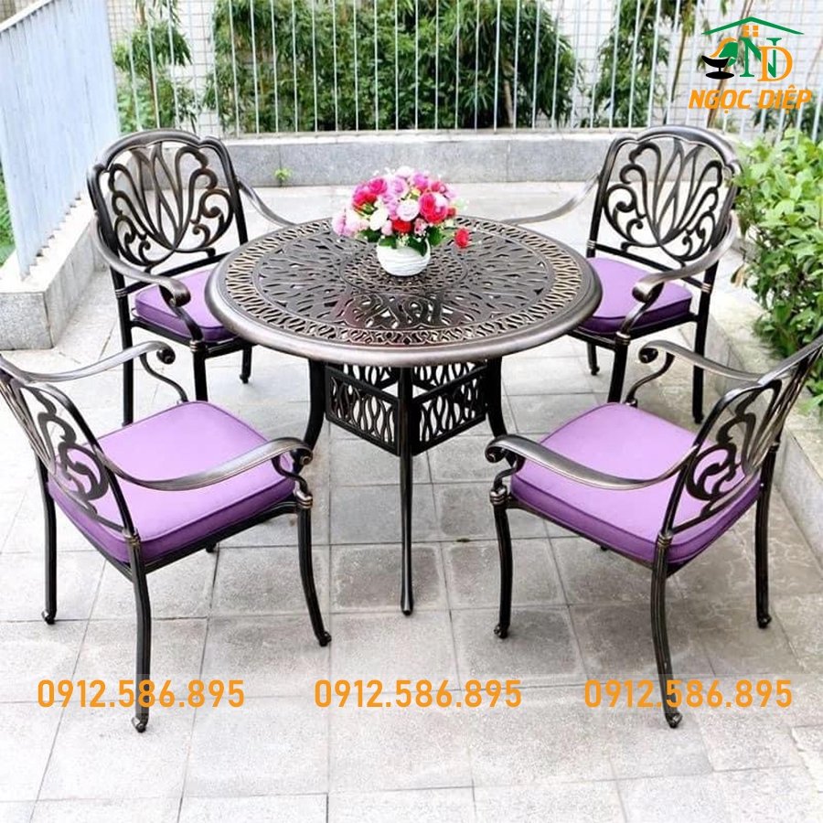 Mẫu bàn tròn nhôm đúc cao cấp 4 ghế cho sân thượng