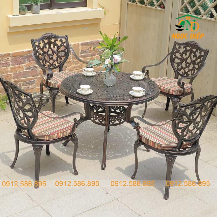 Bàn nhôm đúc tròn ngoài trời 4 ghế phù hợp cho quán cafe, nhà hàng nhỏ