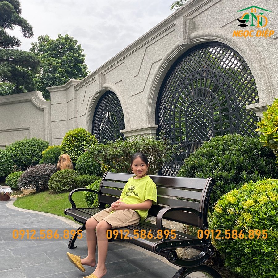 Ghế công viên là điểm hẹn, giải trí thư giản lý tưởng cho mọi đối tượng, lứa tuổi.