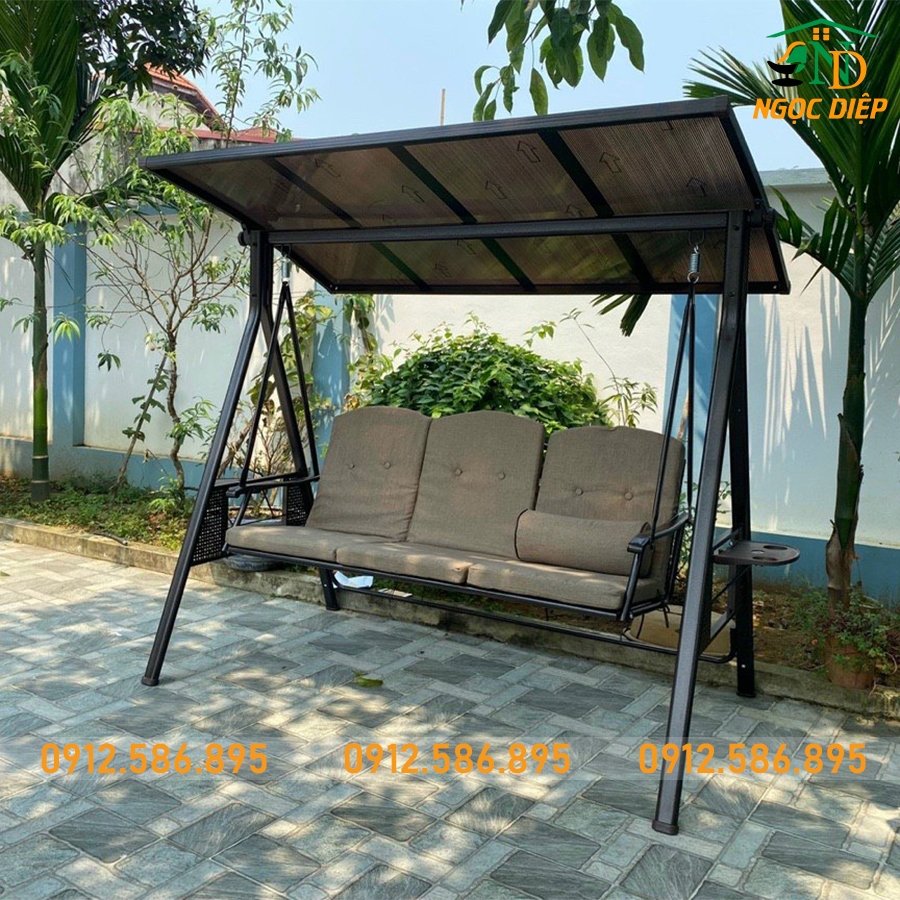 Phần khung sườn ghế và phần ghế xích bằng dây cáp