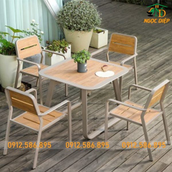 Bộ Bàn Ngoài Trời 4 Ghế