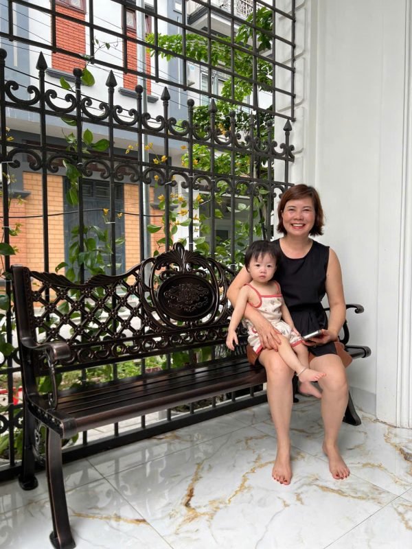 Giao hàng và lắp đặt Ghế băng dài cho gia đình khác hàng ở Tp Vĩnh Yên