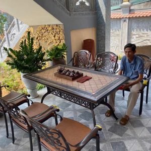 Lắp đặt bộ bàn ghế mặt đá tại Hải Dương
