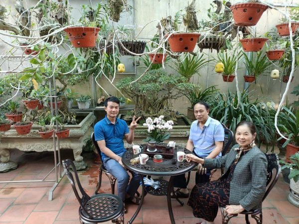 Bàn giao và lắp đặt bộ bàn ghế nhôm đúc cho gia đình khách hàng tại Tp Vĩnh Yên- Vĩnh Phúc