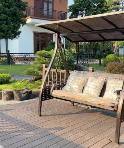 Giao xích đu tới nhà khách ở Thái Nguyên