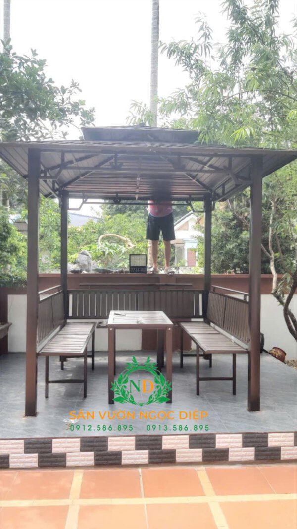 Nhà chòi vuông cột đơn kích thước 2,5m x2,5m bàn giao tại Sơn Tây - Hình ảnh 2